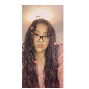Meet your Posher, Yazmin